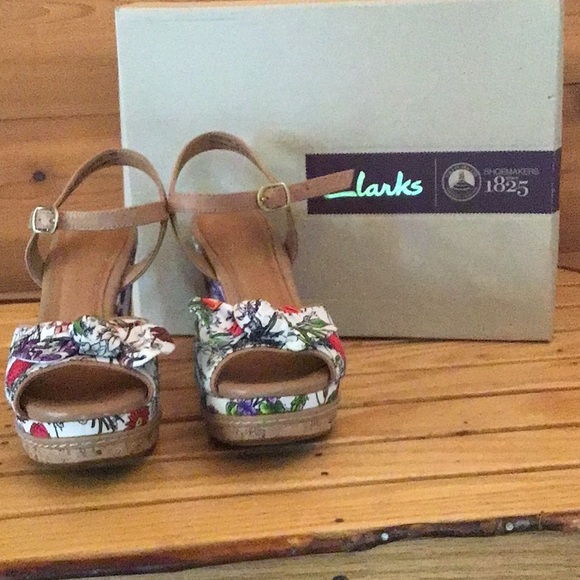 Clarks Shoes - SALE~ CLARKS FLORAL WEDGE SANDALS